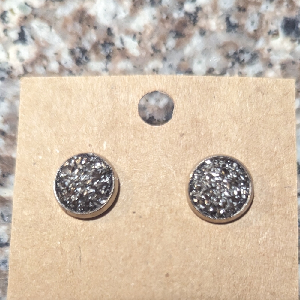 Black sparkle stud earrings